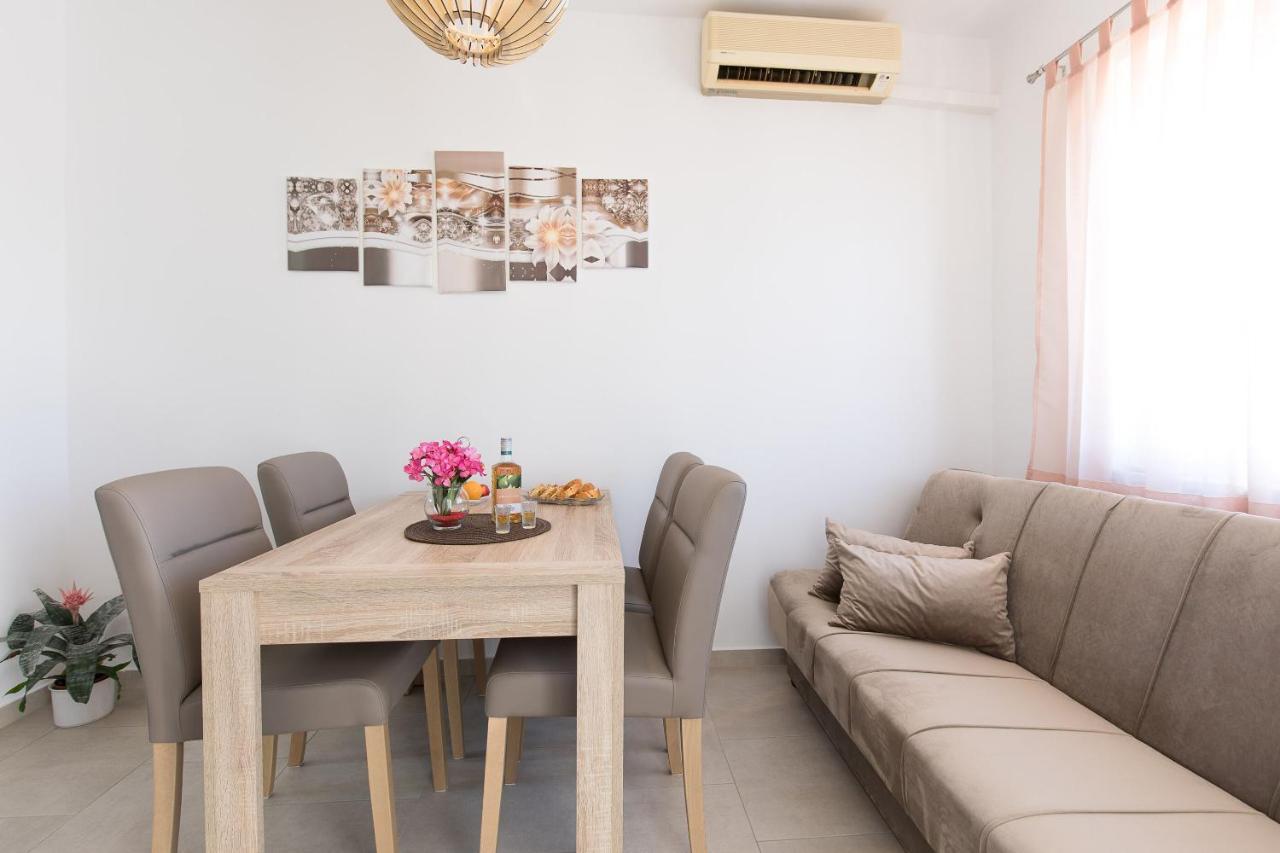 פונאנט Apartment Oleander מראה חיצוני תמונה